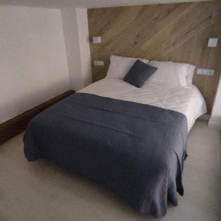 Vivienda Turistica Los Robles Тудела Экстерьер фото